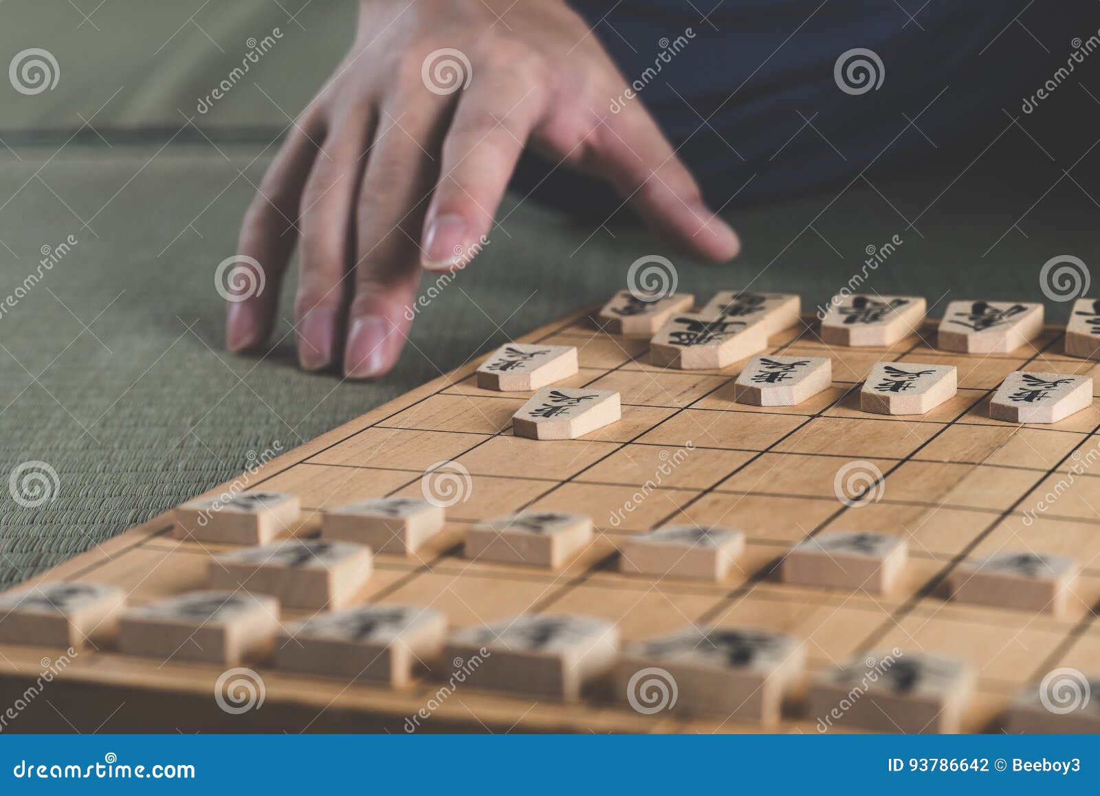 Jogos De Mesa Japoneses Da Estratégia Da Xadrez Em Japão Foto de Stock -  Imagem de sabedoria, madeira: 93786488