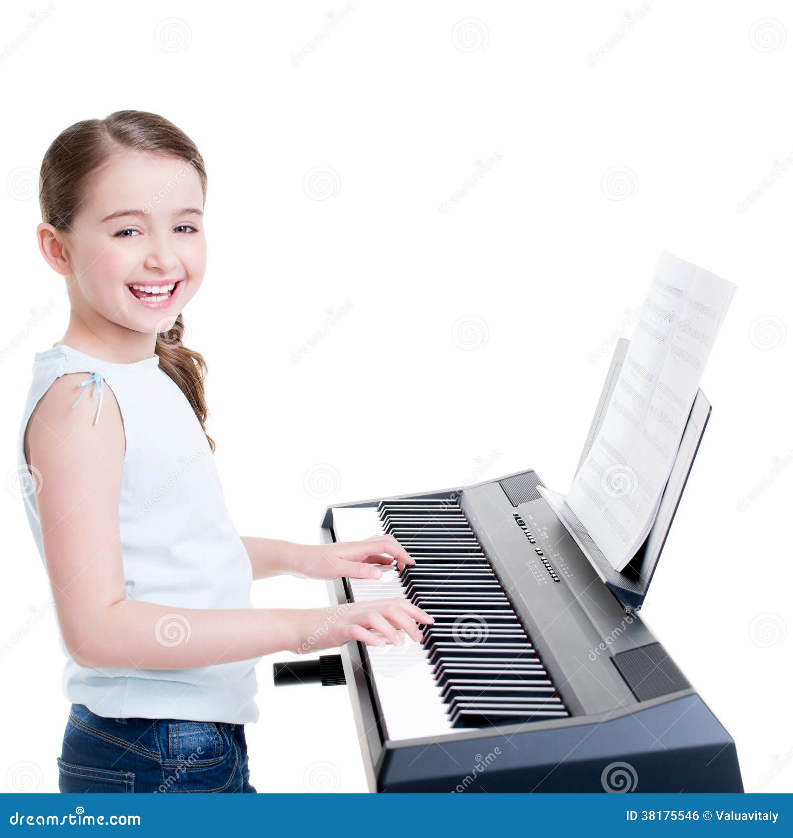 Jogos De Sorriso Da Menina No Piano Bonde. Foto de Stock - Imagem de  fofofo, ativo: 38175586