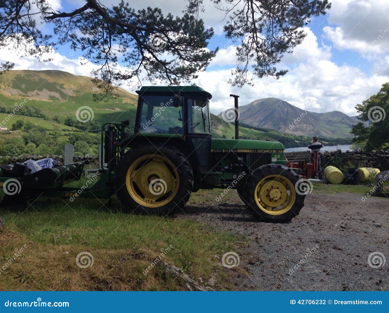 John deere editorial photography. Image of district, england 42706232