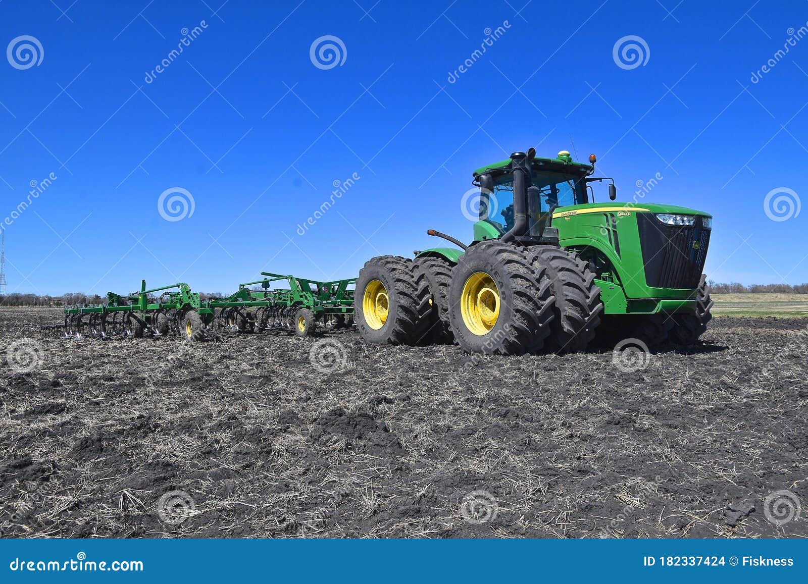 John Deere 94r Tractor Digging A Field For Spring Planting Editorial Stock Image Image Of John Tractor