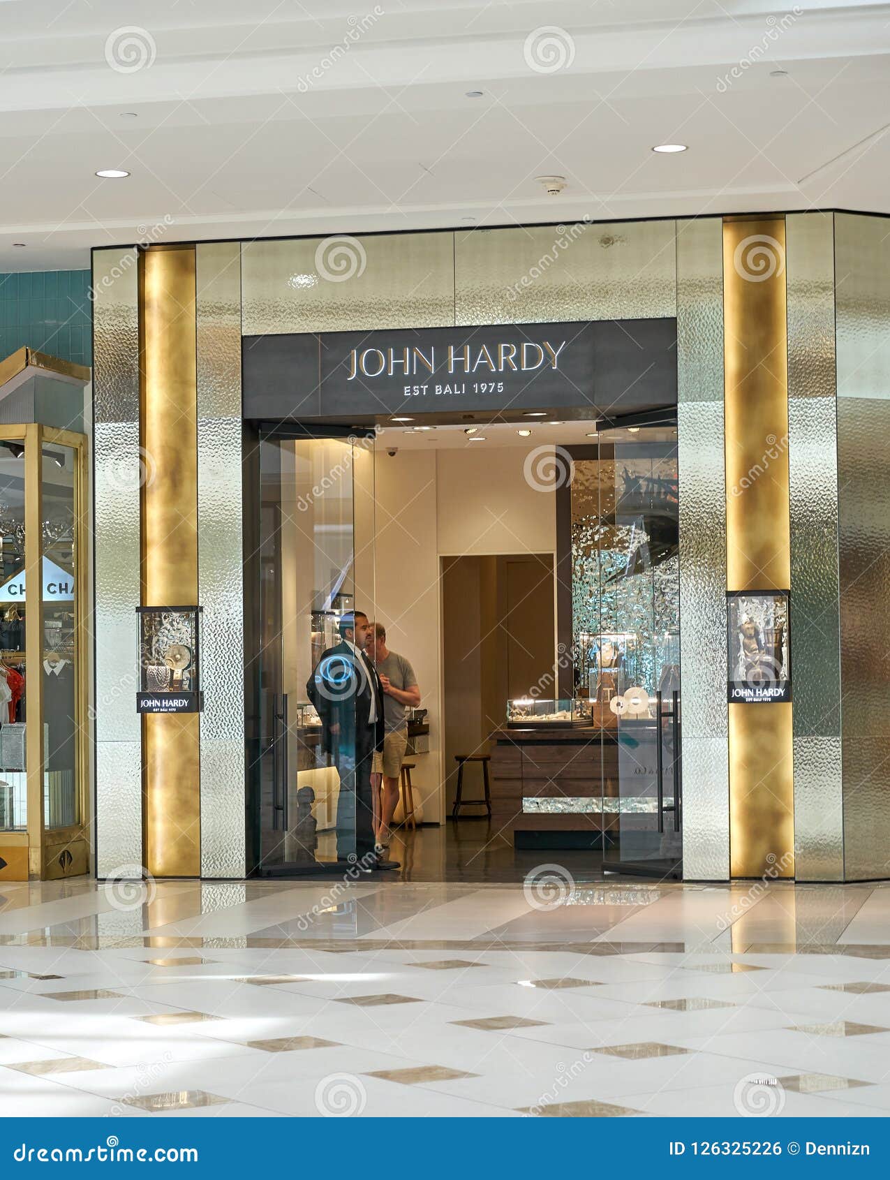 John Hardy Famous Boutique. Editorial Photo - Image of hardy, luxury ...