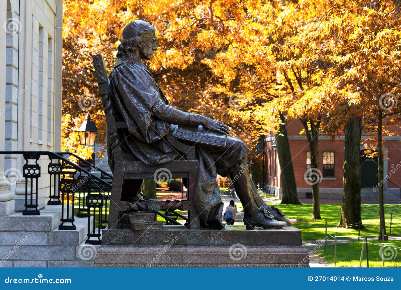 John Harvard Monument editorial stock image. Image of statue 27014014
