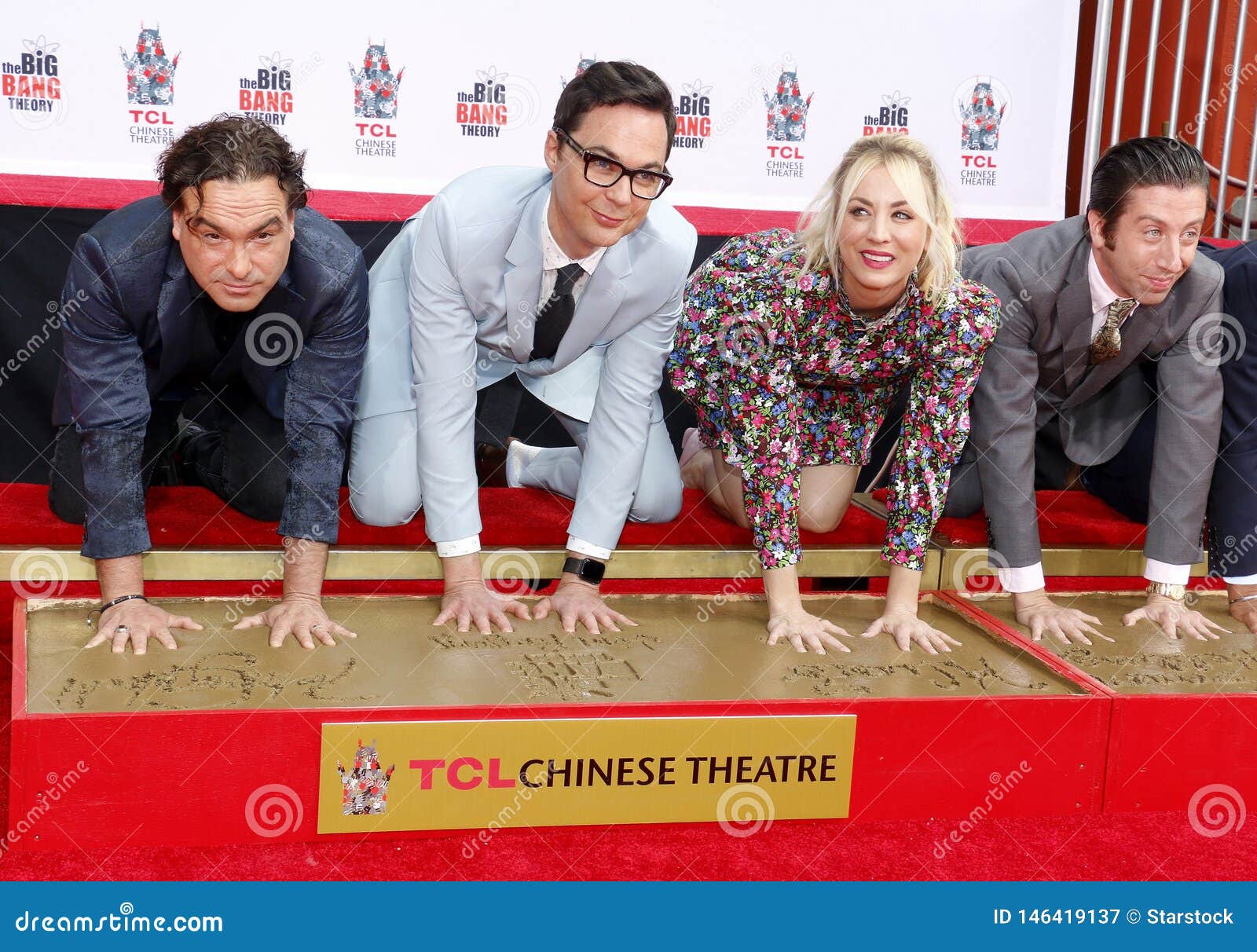 Johnny Galecki, Jim Parsons, Kaley Cuoco, Simon Helberg Photographie(01)