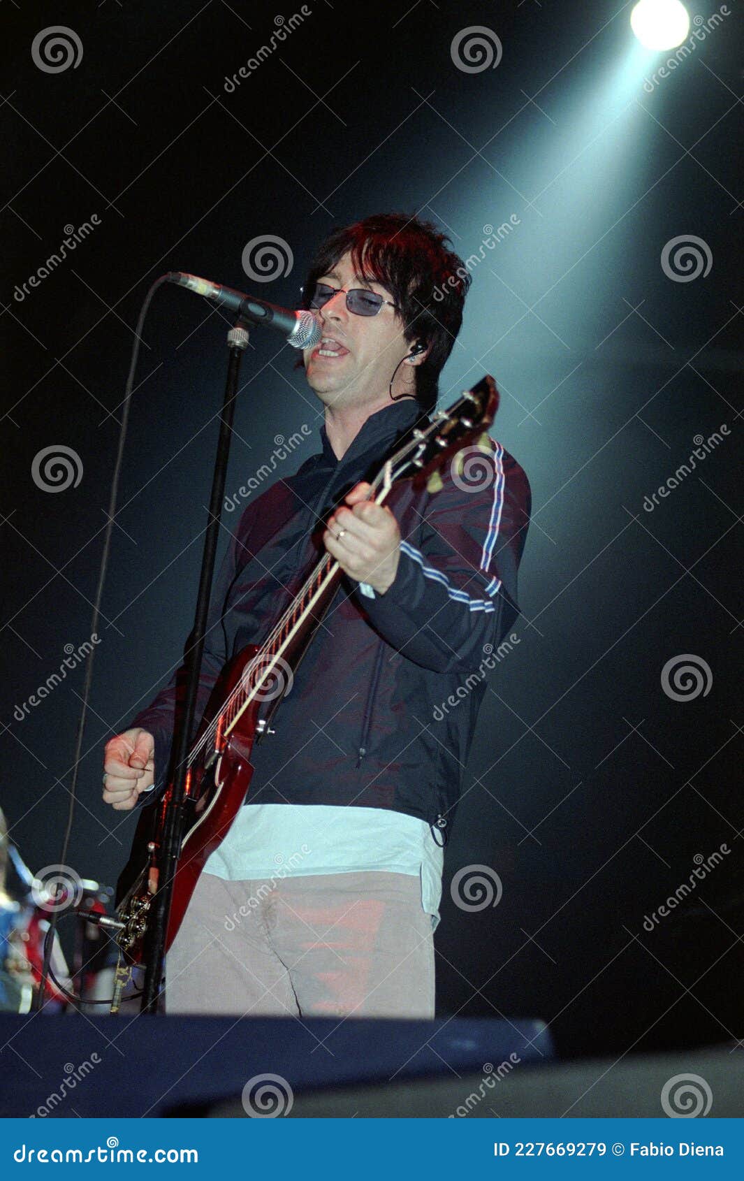 Johnny Marr & the Healers Live Concert at the Forum Assago Editorial ...