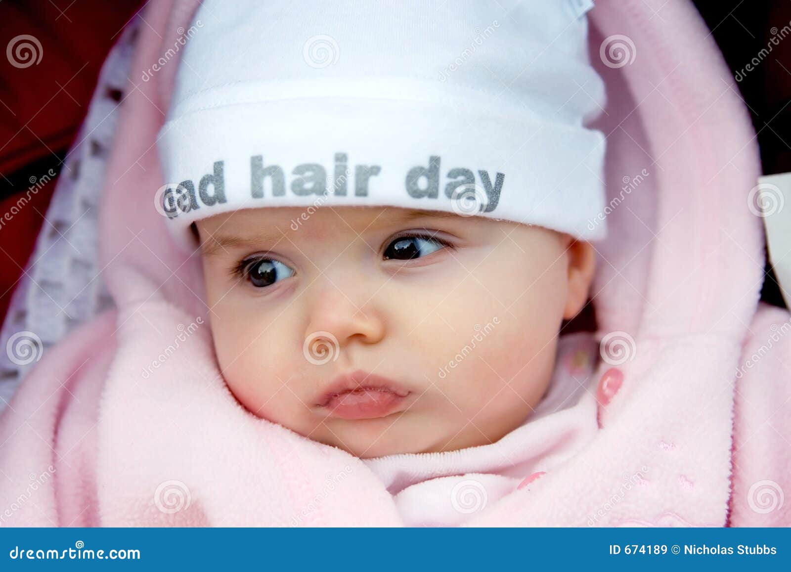 Joli Bebe Avec Le Chapeau Genial En Fonction Image Stock Image Du Teint Jour 6741