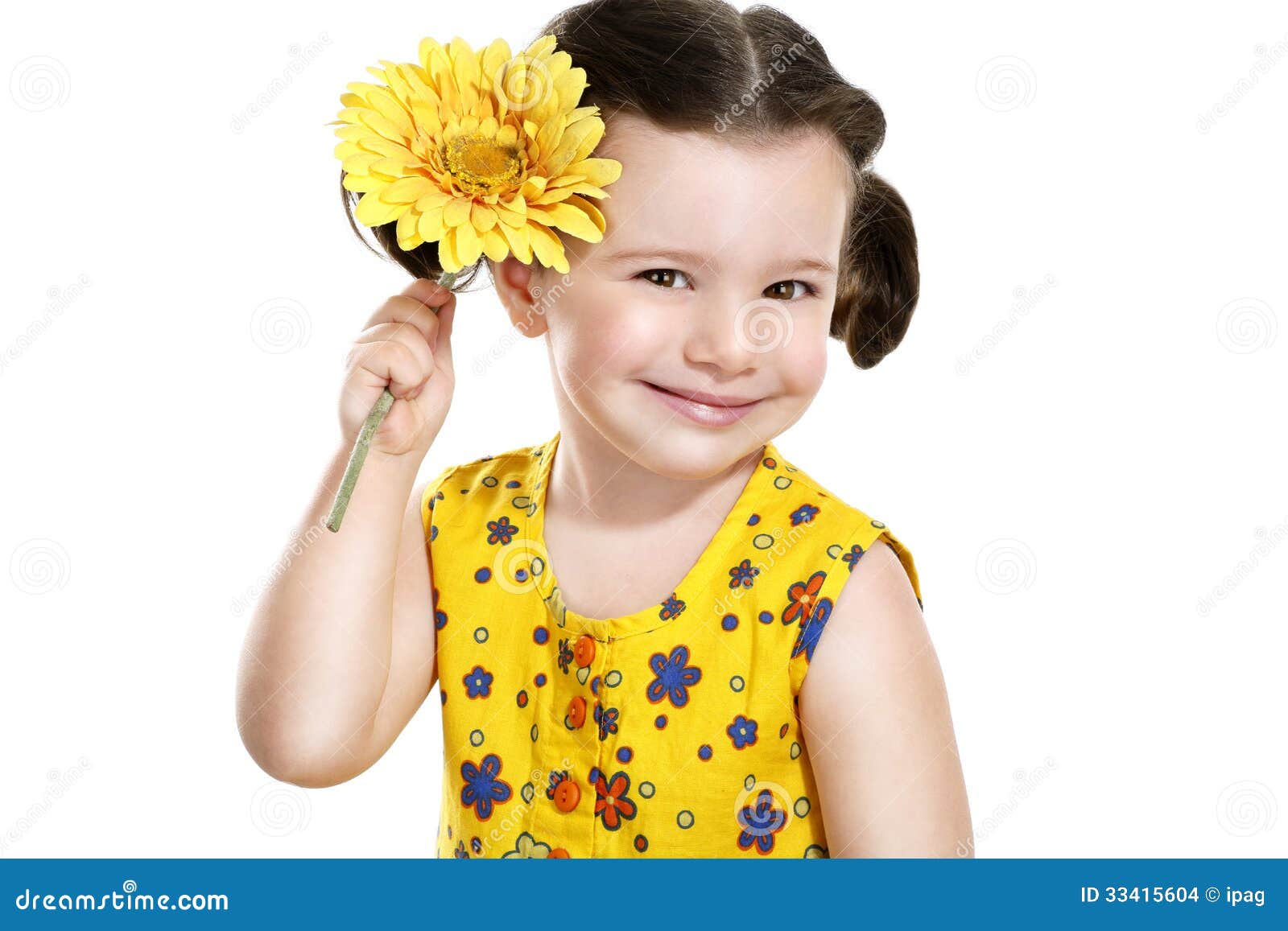 Joli Bebe Avec Une Fleur Jaune Dans Sa Main Photo Stock Image Du Innocence Heureux
