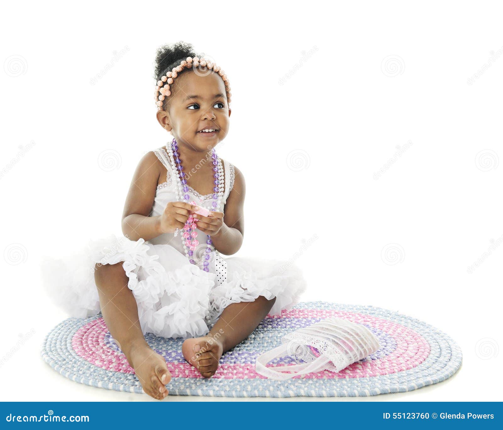Joli Bebe De Jupon Photo Stock Image Du Personne Sourire Joli Bebe De Jupon Photo Stock Image Du Personne Sourire