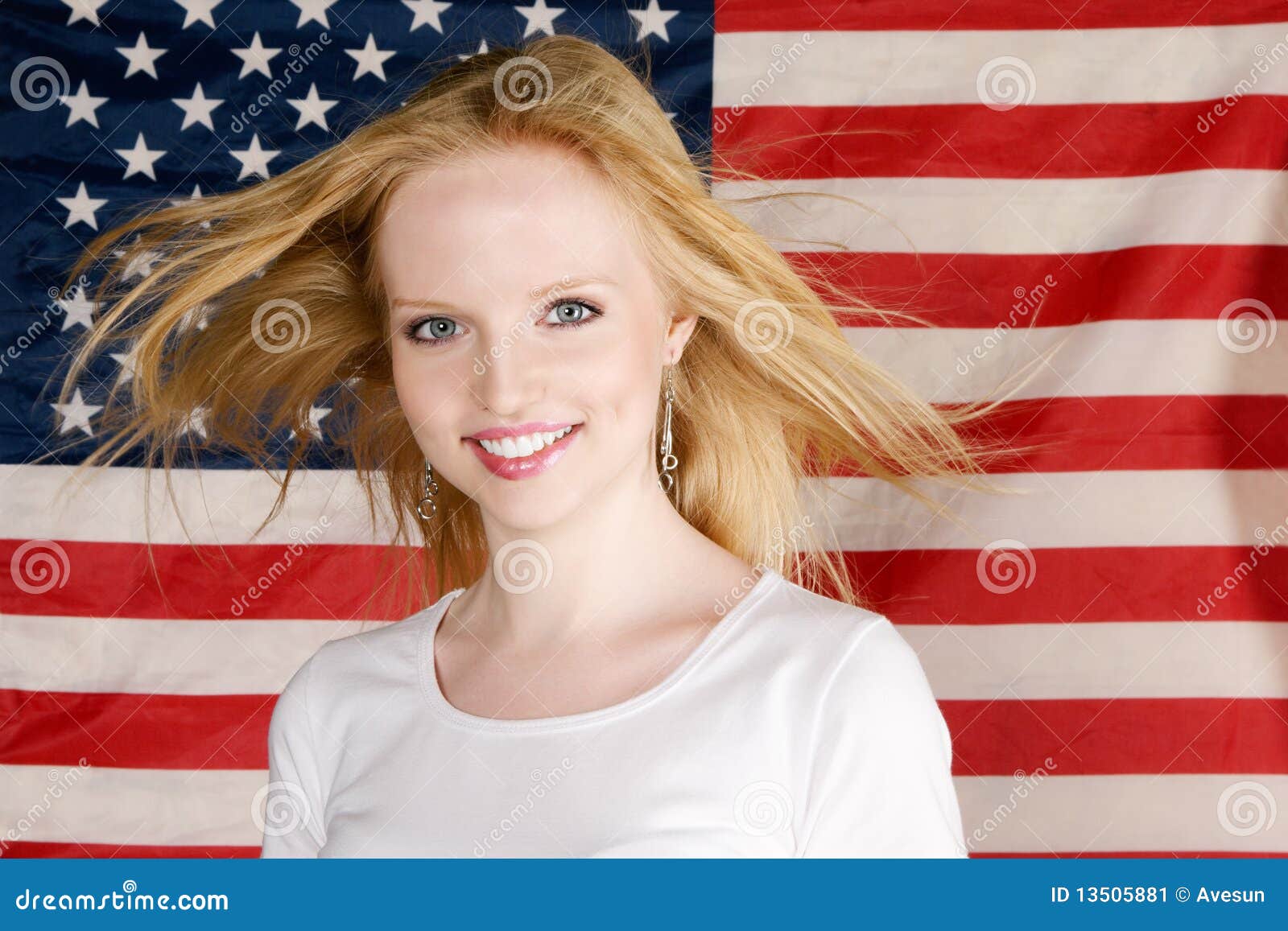 Русский девушки в америке. Американские политики девушки. Девочка Америка. Портрет Америка девушка. Девушка с флагом США.