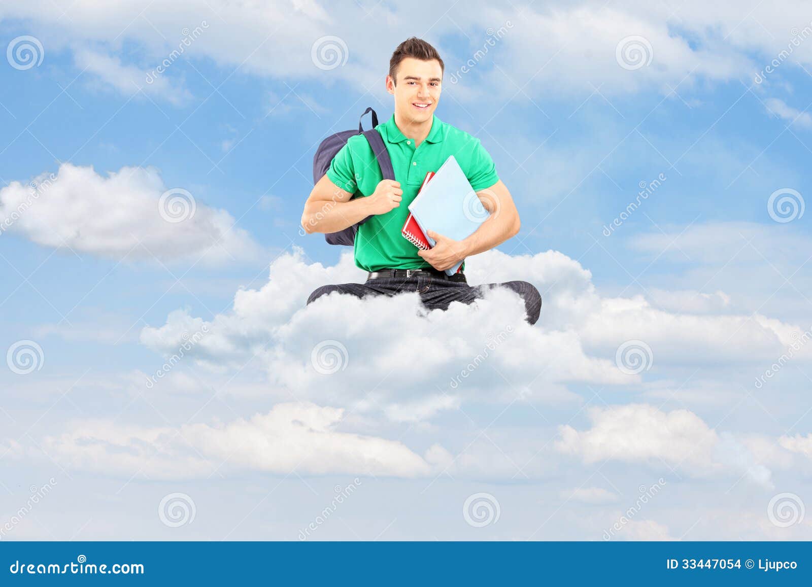 In Zak En As Zitten Jonge Mannelijke Student Met Zak En Notitieboekjes Die Op Een Wolk