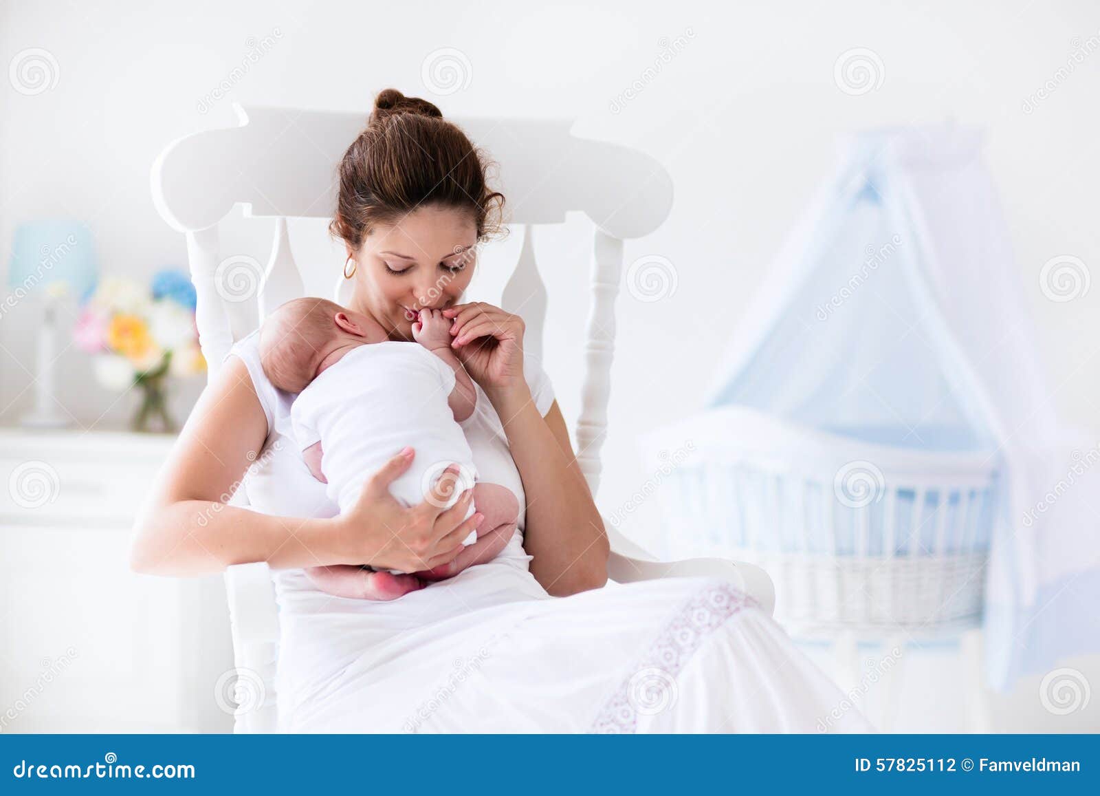Blauwe slaapkamer stock foto's– 2,337 blauwe slaapkamer stock ...