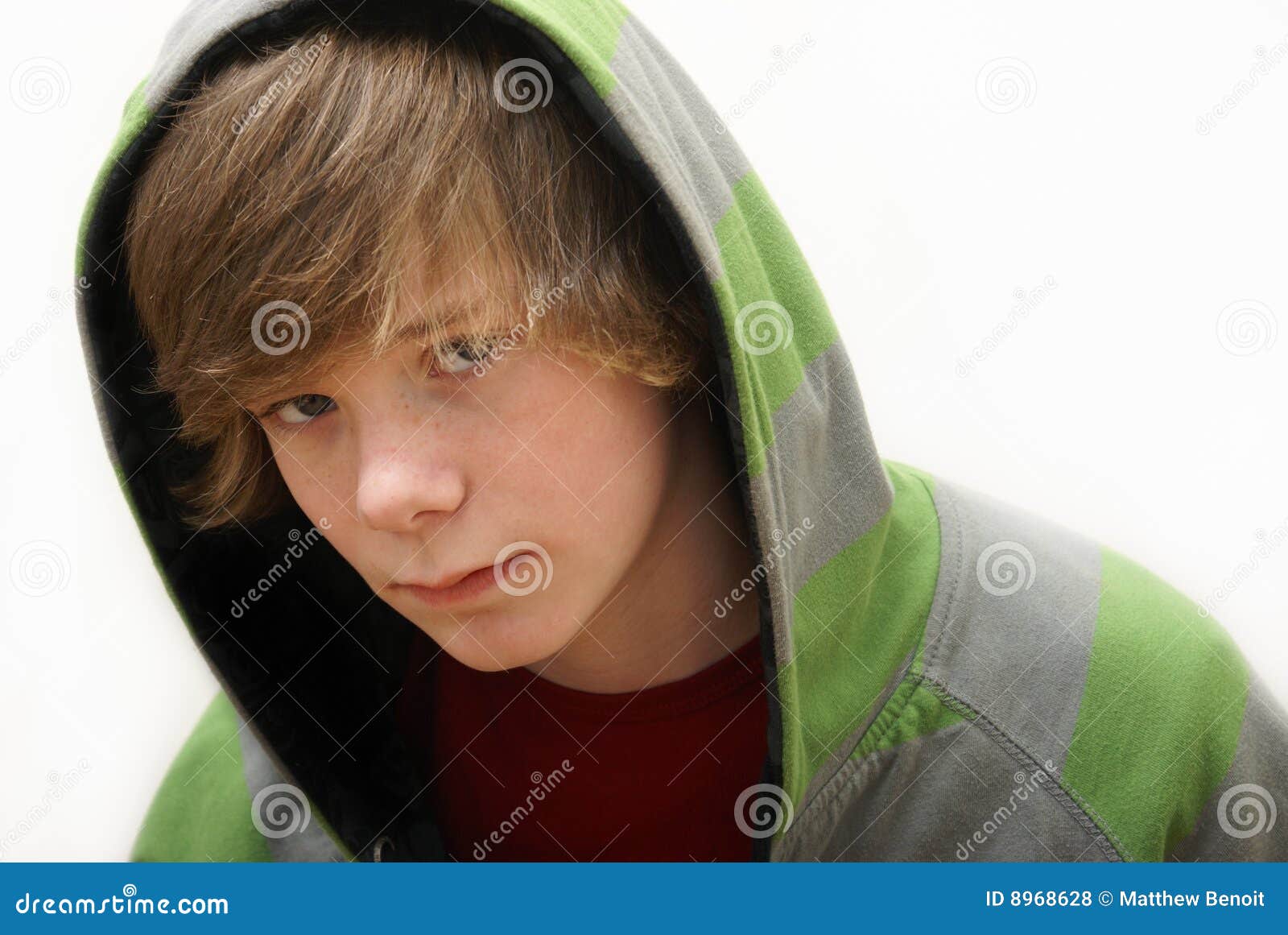 Jongen in een Hoodie stock foto. Image of mannetje, hoofd - 8968628