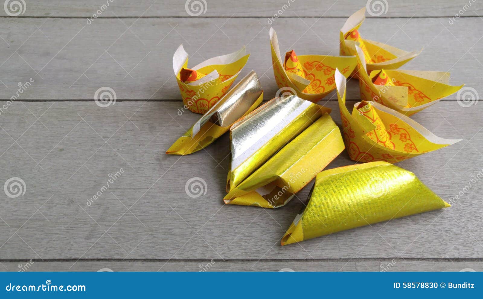 Joss paper and chinese gold Royalty Free Vector Image