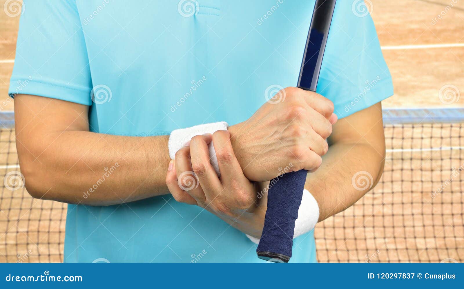 Joueur De Tennis Avec Douleur De Poignet Image stock - Image du fuselage,  commun: 120297837