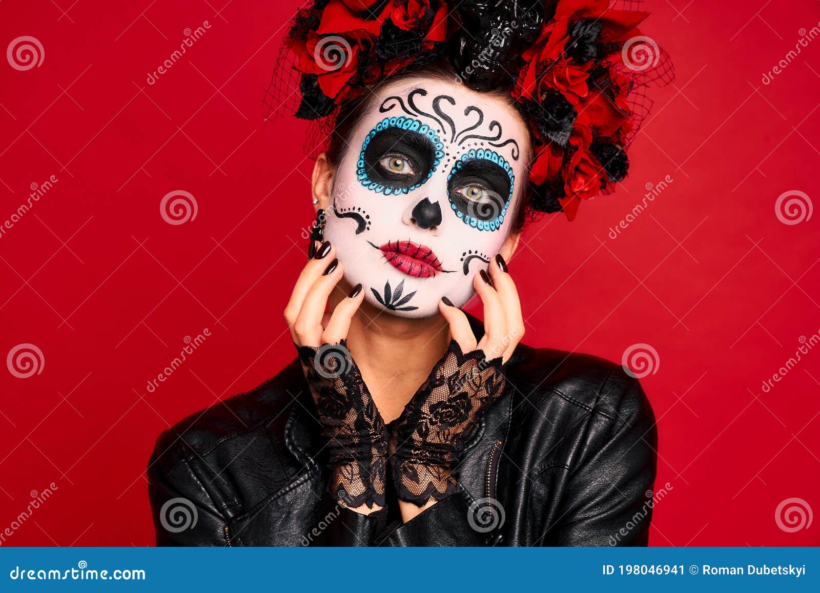 Joven Escalofriante Señora Calavera Viste Maquillaje Artístico Para La Fiesta De Todos Los Muertos Toques De Cara Decorada, Con C Imagen de archivo - Imagen de cara, maquillaje: 198046941 Joven Escalofriante Señora Calavera Viste Maquillaje Artístico Para La Fiesta De Todos Los Muertos Toques De Cara Decorada, Con C Imagen de archivo - Imagen de cara, maquillaje: 198046941