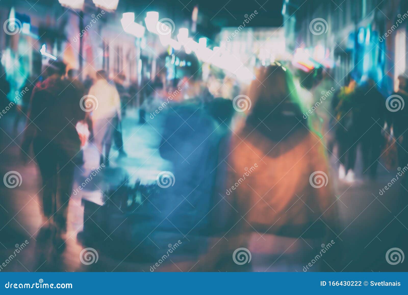 Joven Pareja Caminando Juntos En La Calle De La Ciudad Por La Noche Concepto De Ciudad Moderna, Amor, Familia, Estilo De Vida Res Foto de archivo - Imagen de anaranjado, creativo: 166430222 Joven Pareja Caminando Juntos En La Calle De La Ciudad Por La Noche Concepto De Ciudad Moderna, Amor, Familia, Estilo De Vida Res Foto de archivo - Imagen de anaranjado, creativo: 166430222