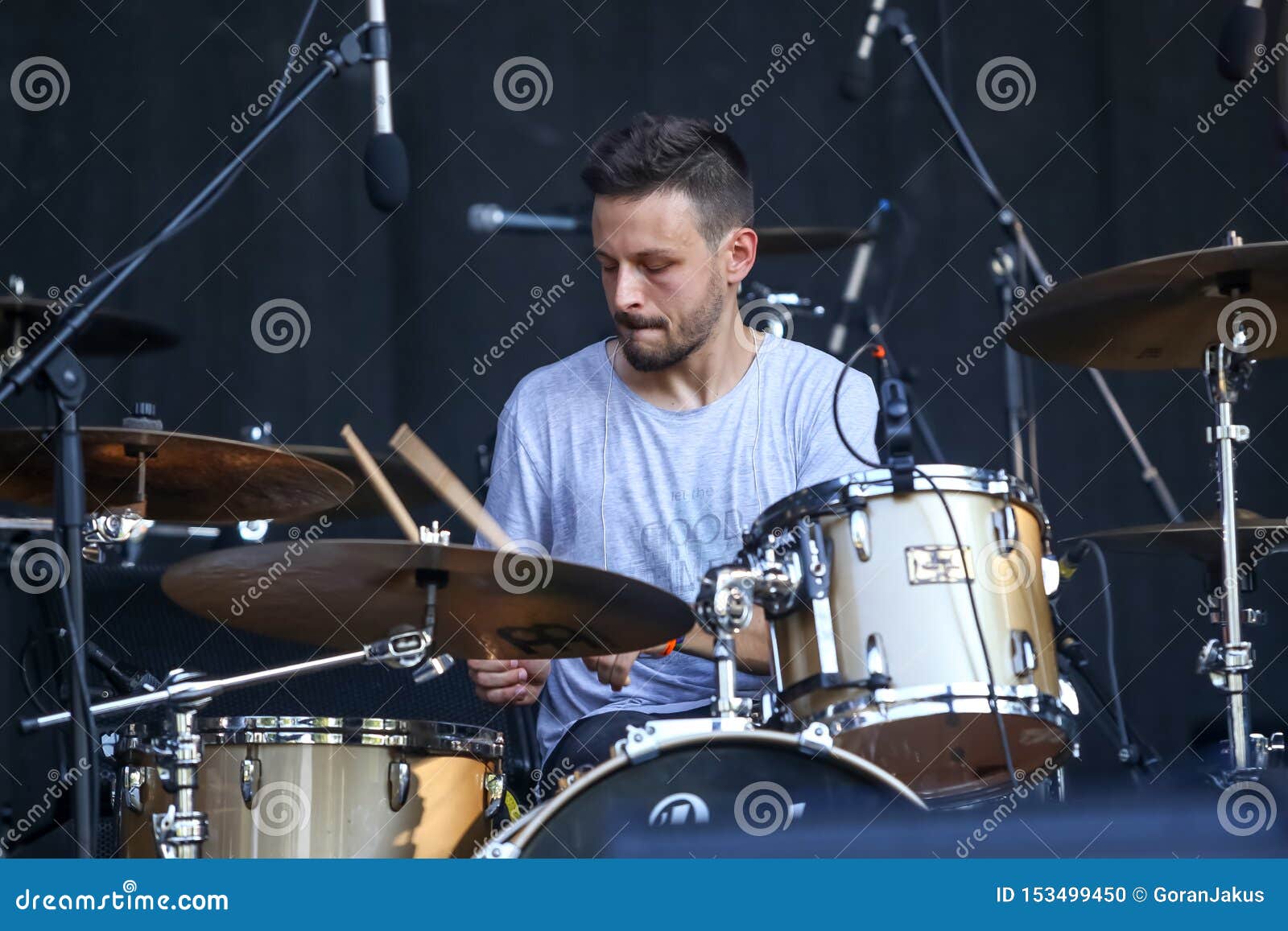 JoyCut editorial image. Image of musician, roll, post - 153499450