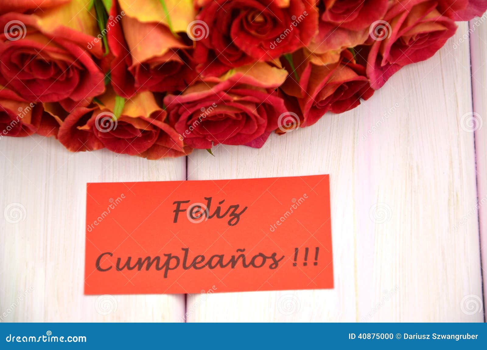 Joyeux Anniversaire Et Bouquet Des Roses Rouges Magnifiques Photo Stock Image Du Joyeux Anniversaire Joyeux Anniversaire Et Bouquet Des Roses Rouges Magnifiques Photo Stock Image Du Joyeux Anniversaire