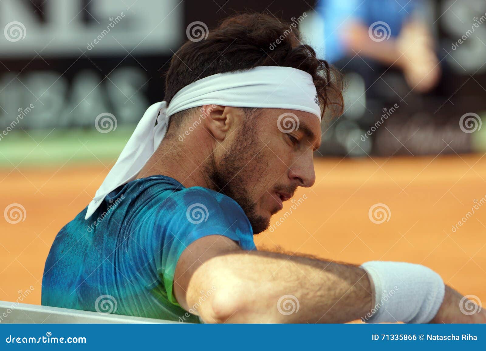 Juan Monaco (ARG). ROM, ITALIEN - 12. MAI 2016: Kei Nishikori (JAP) während seines Anpassung an Stan Wawrinka (SUI) am d'Italia Internazionali BNL in Rom, Italien