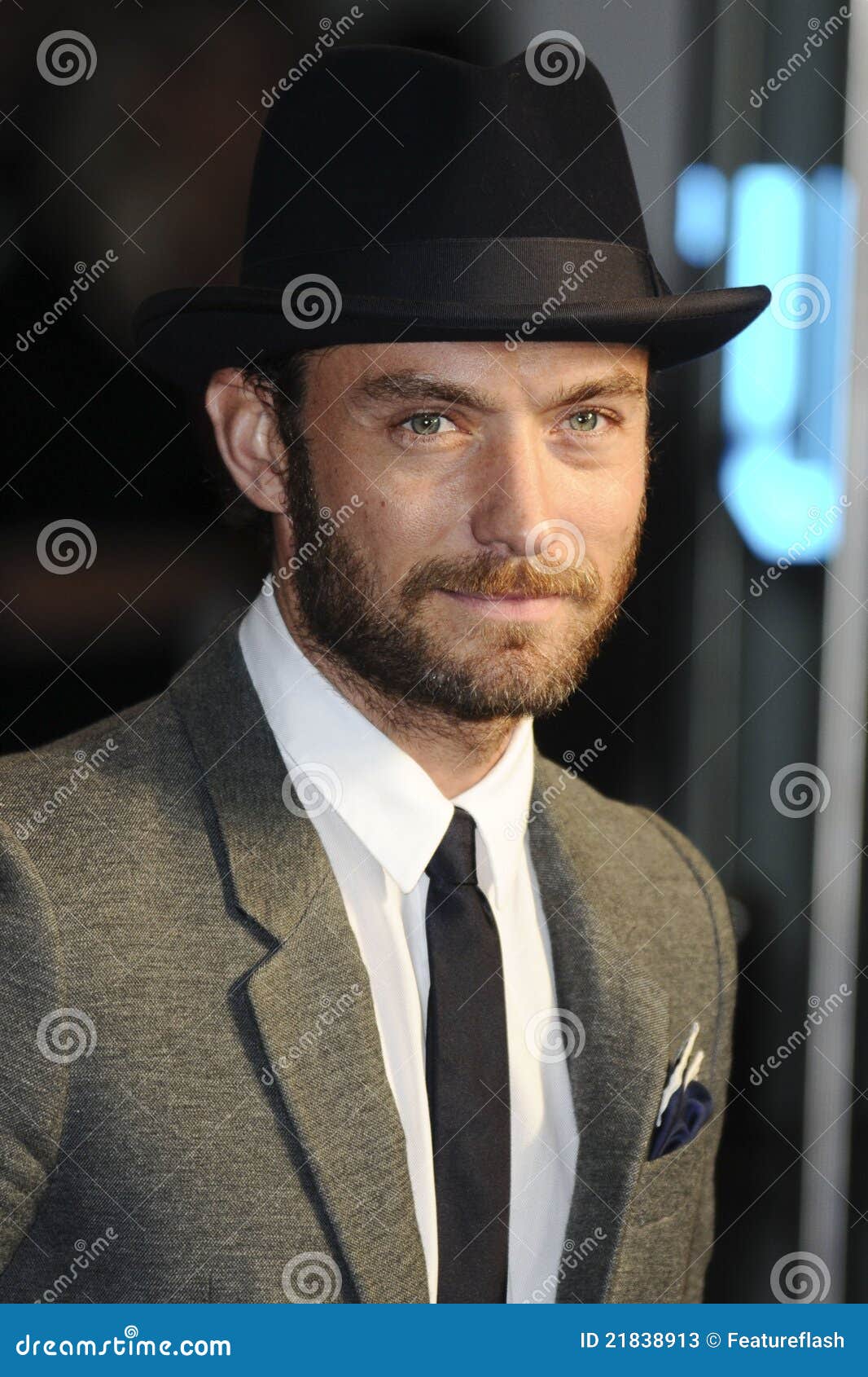 Jude Law editorial stock photo. Image of steve, arriving - 21838913