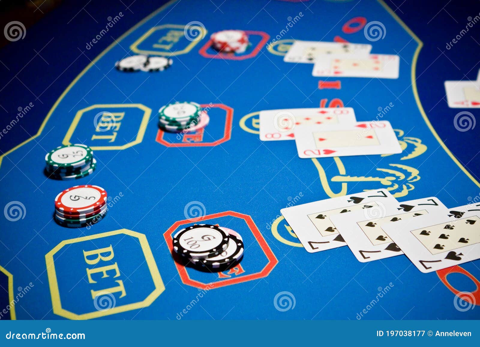 Cómo se llama el que reparte las cartas en póker? ✓ Tips 2021