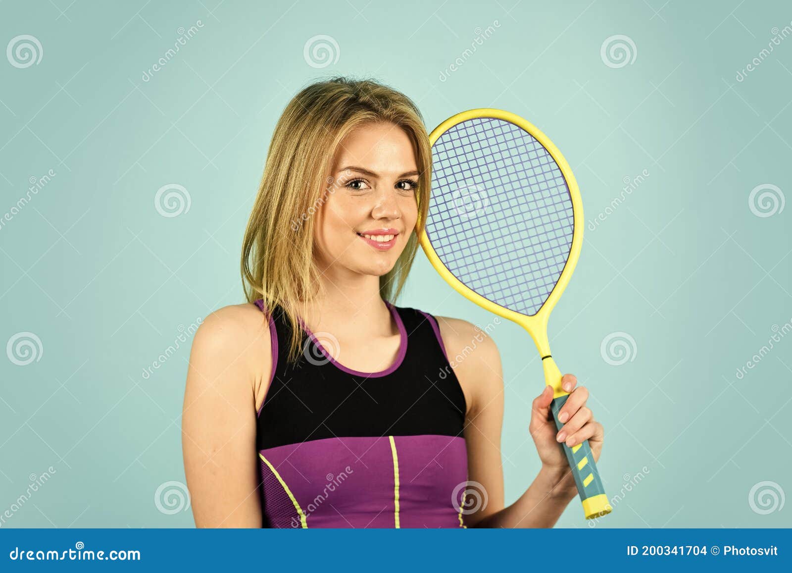 De Squash. Pista De Tenis Para Atletas Mujeres. Sistema De Puntuación. Deportes De Racquet. Club De Tenis. Hurgando Una Sonr Foto de archivo - Imagen triunfar, activo: