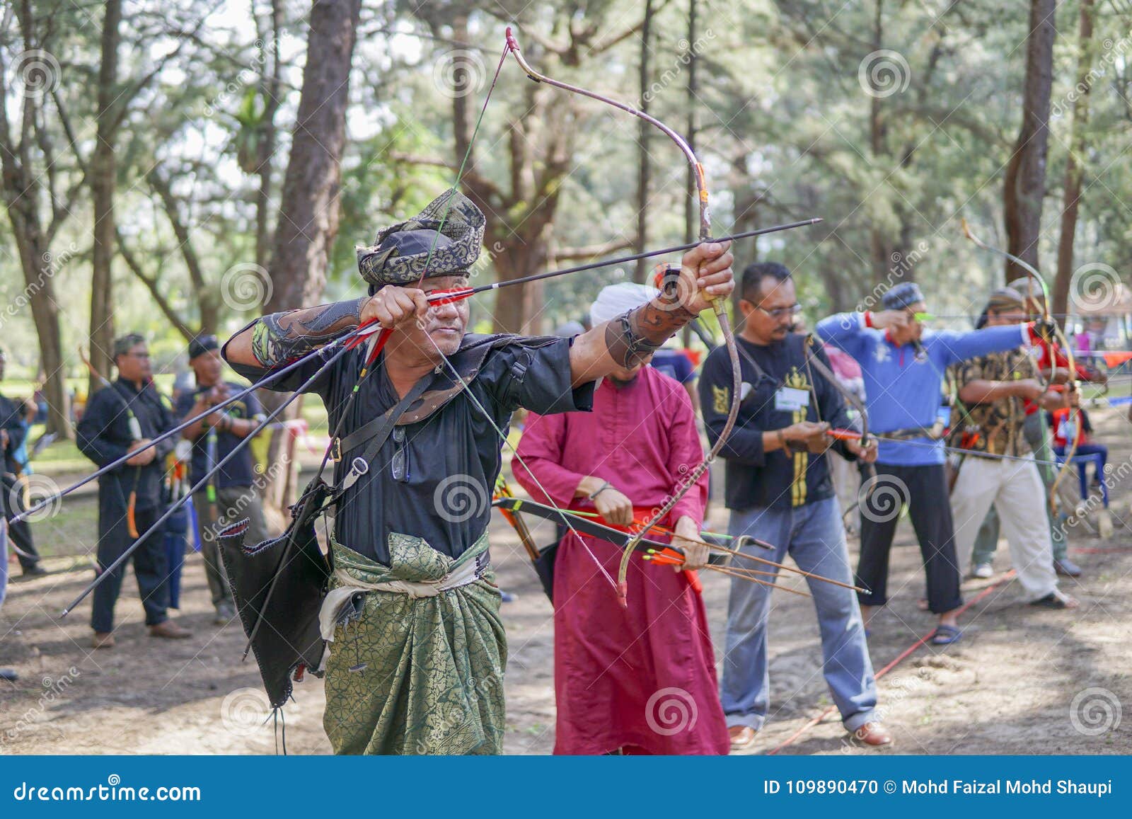 Juegos Tradicionales Malayos Asiaticos Al Aire Libre Imagen Editorial Imagen De Malayos Tradicionales 109890470