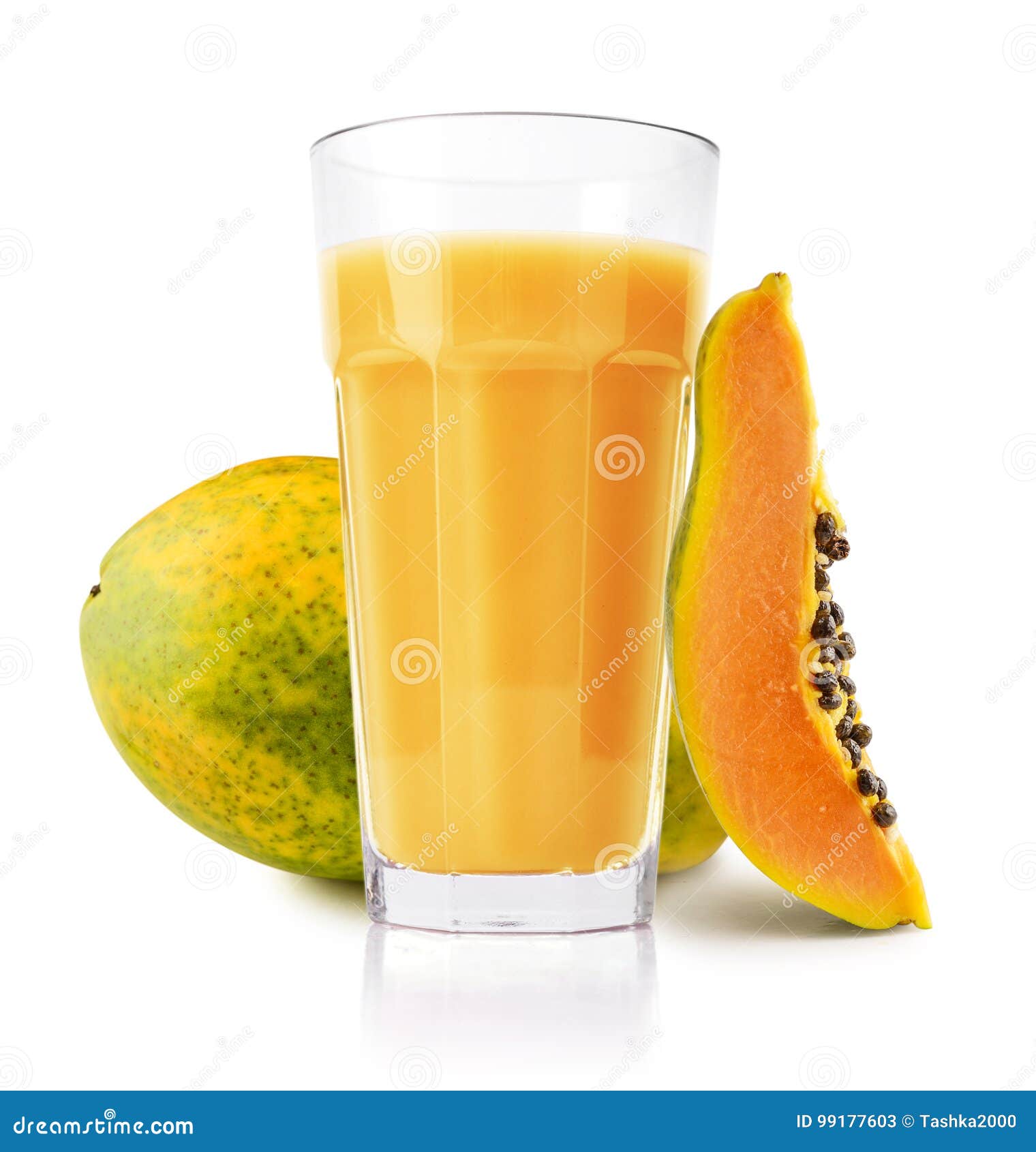 Jugo de papaya en vidrio imagen de archivo. Imagen de fresco 99177603