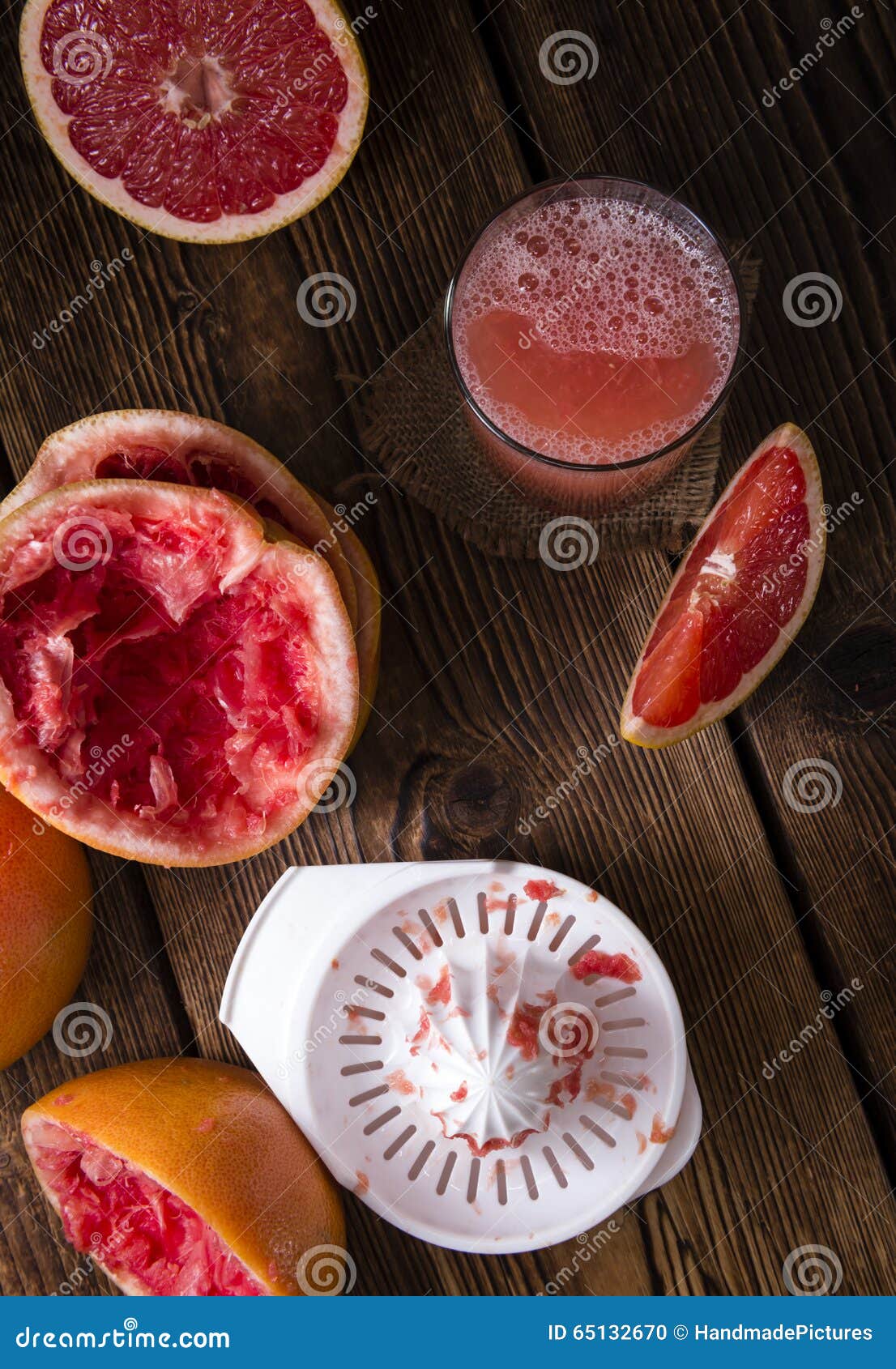 Jugo de pomelo fresco foto de archivo. Imagen de desayuno 65132670