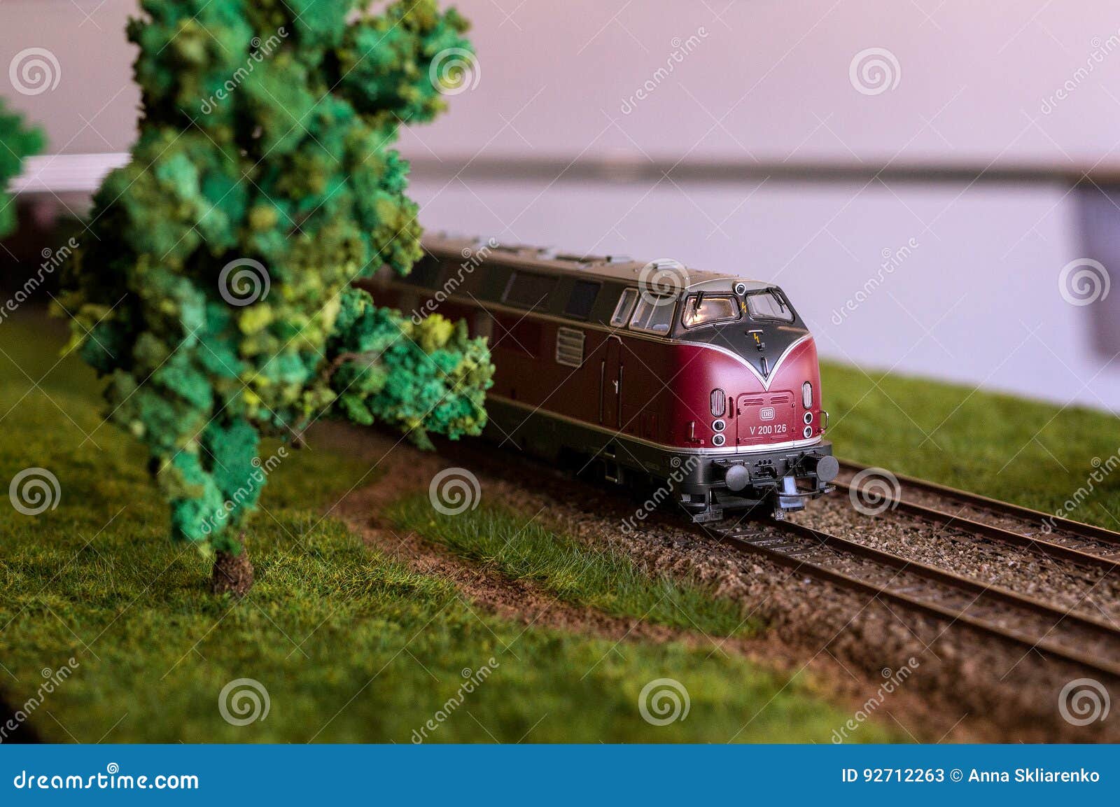 Juguete Del Tren Eléctrico, Modelado Del Transporte Ferroviario Foto de archivo editorial - Imagen de ferroviario, juguete: 92712263