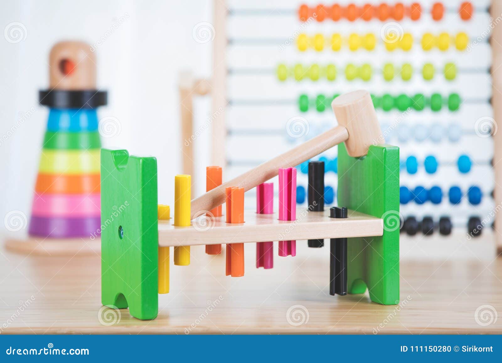 Juguetes Para El Preescolar Y Guardería O Guardería Foto de archivo - Imagen de guardería, preescolar: 111150280