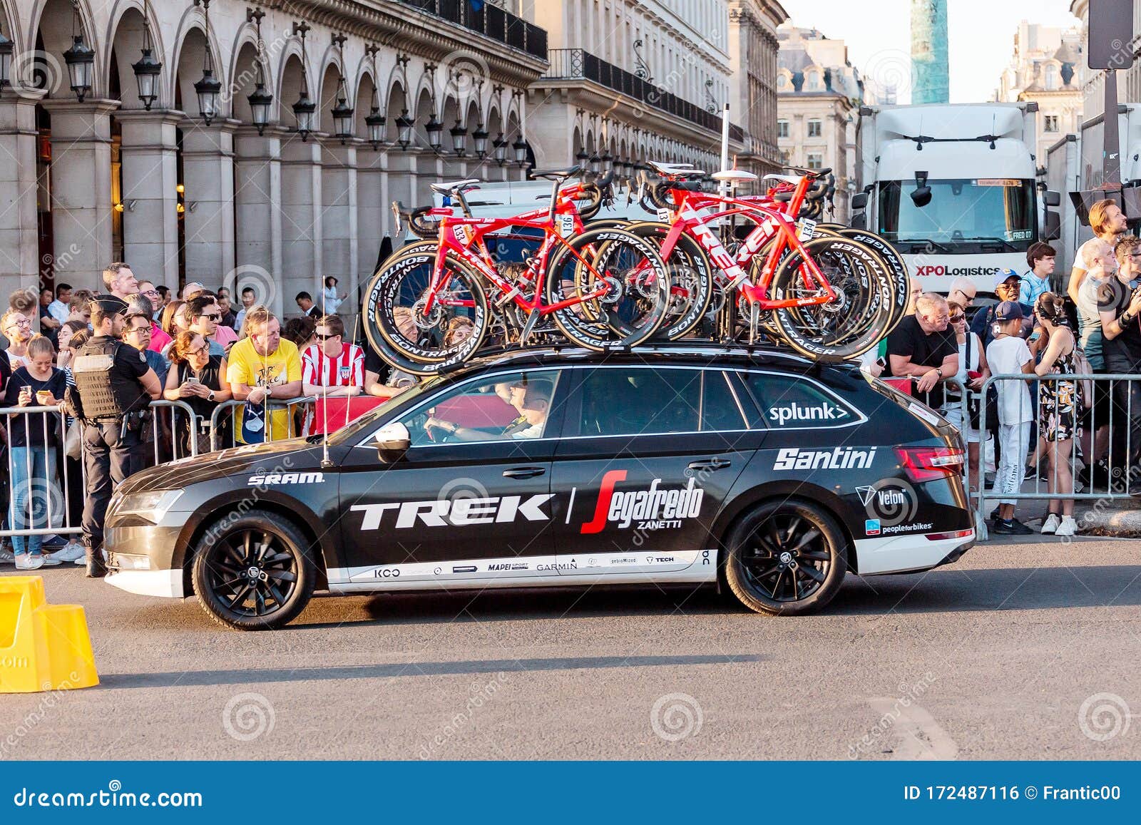 tour de france service car