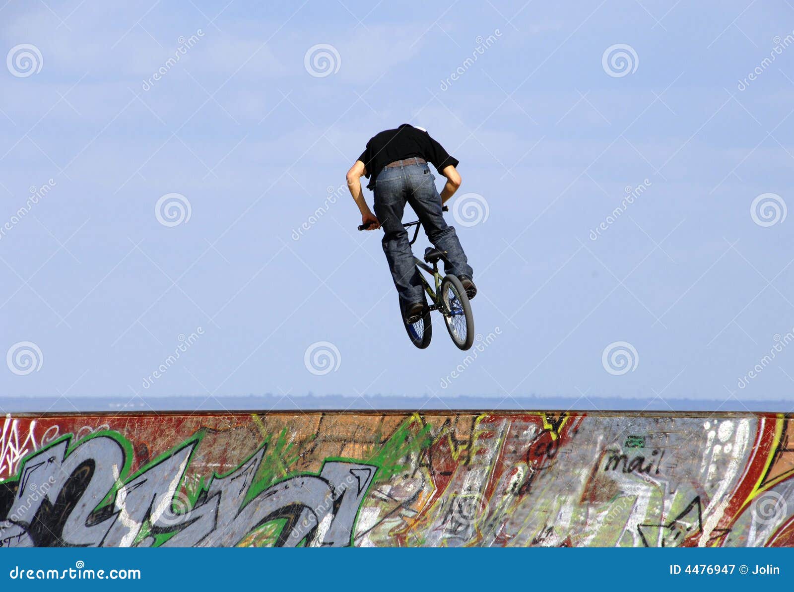 Jump with a mountain bike editorial photography. Image of sport 4476947