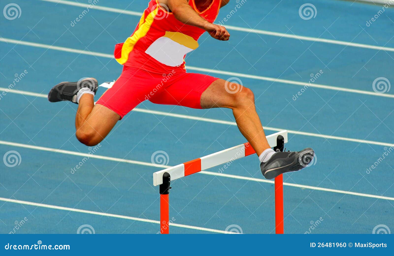 Full Length Shot Young Female Rider Jumping Hurdle Her Horse fotos, imagens de © PeopleImages.com #585006420