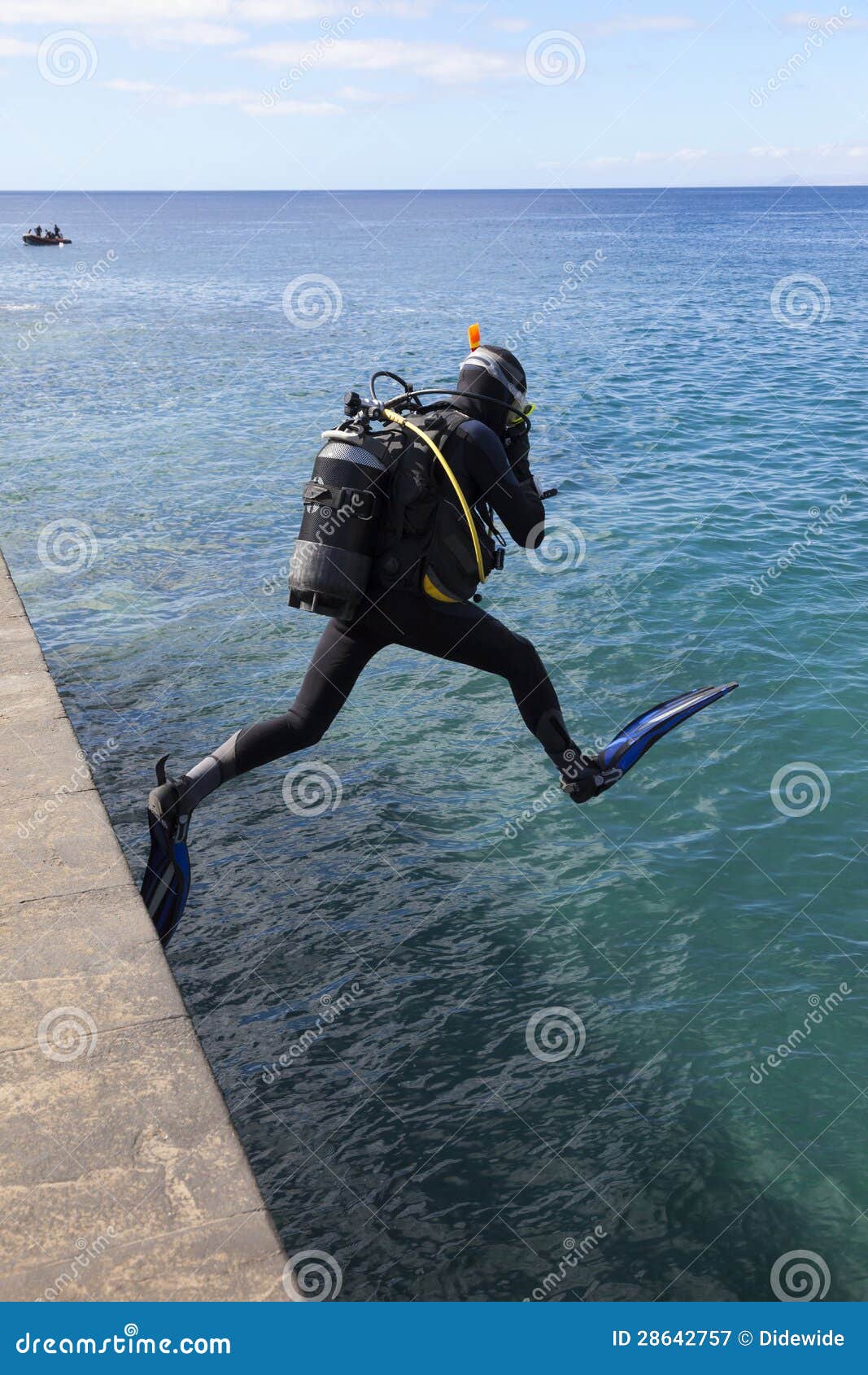 Jumping scuba diver stock image. Image of jump, falling 28642757