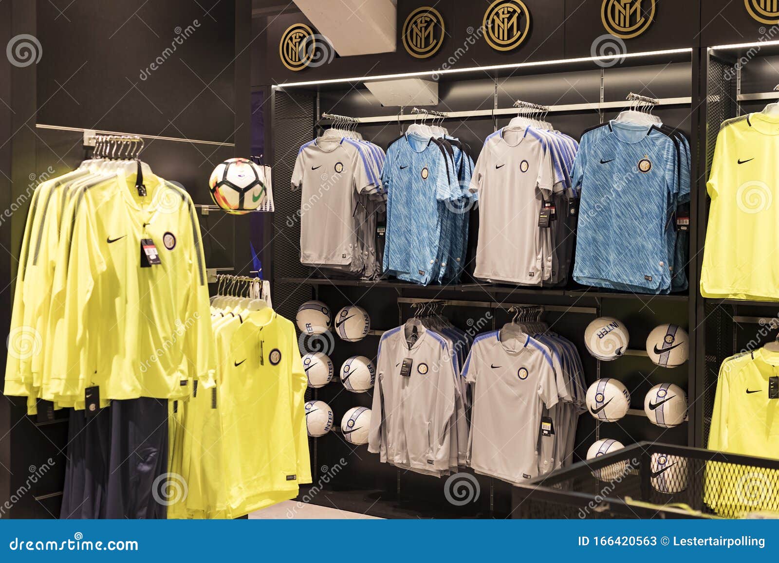 Heiligdom controller Extremisten Official Store FC Inter Milan and Milan , Clothing and Footwear Team of  Souvenirs and Paraphernalia for Fans of the Team and Visit Editorial Stock  Photo - Image of lionel, business: 166420563