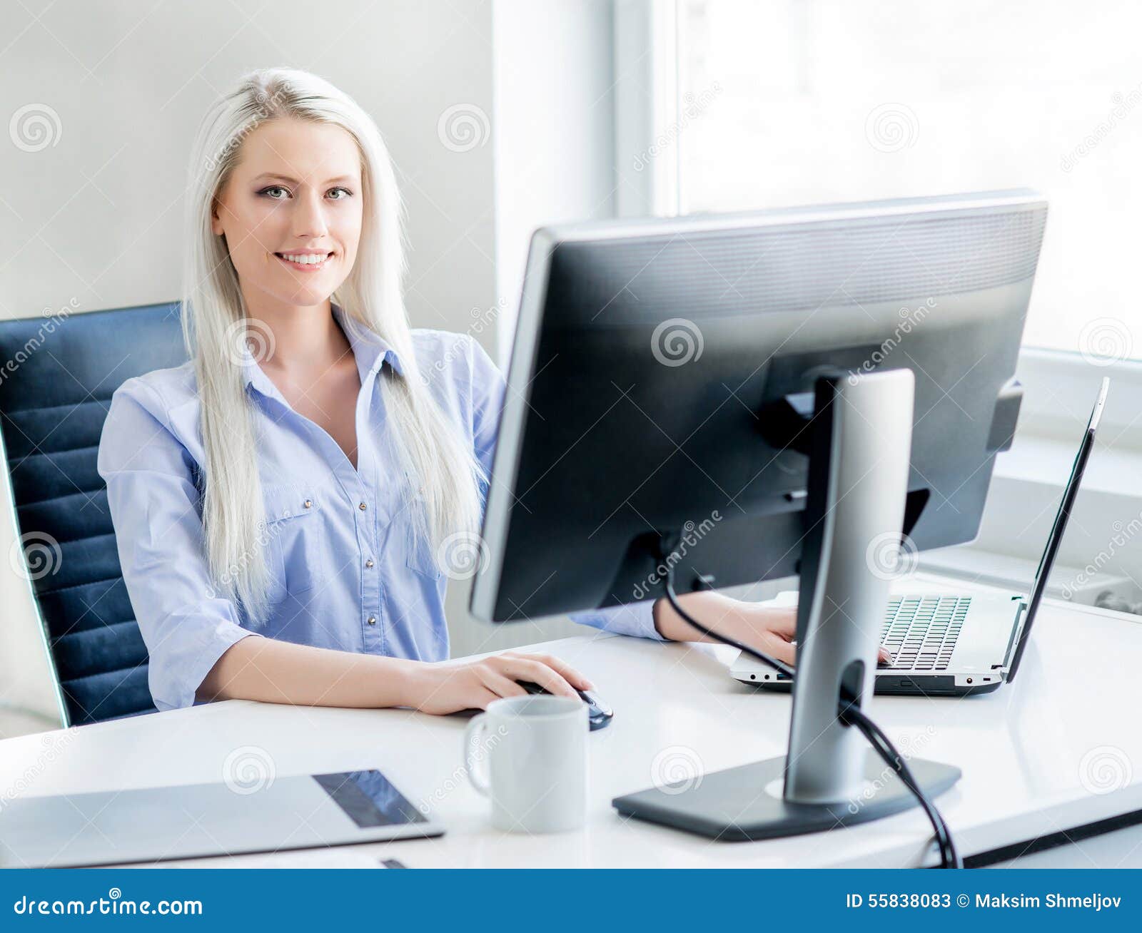 Attraktive frau und single
