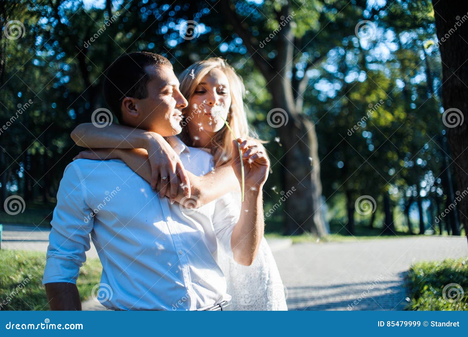 Junge Romantische Paare Stockbild Bild Von Junge Paare