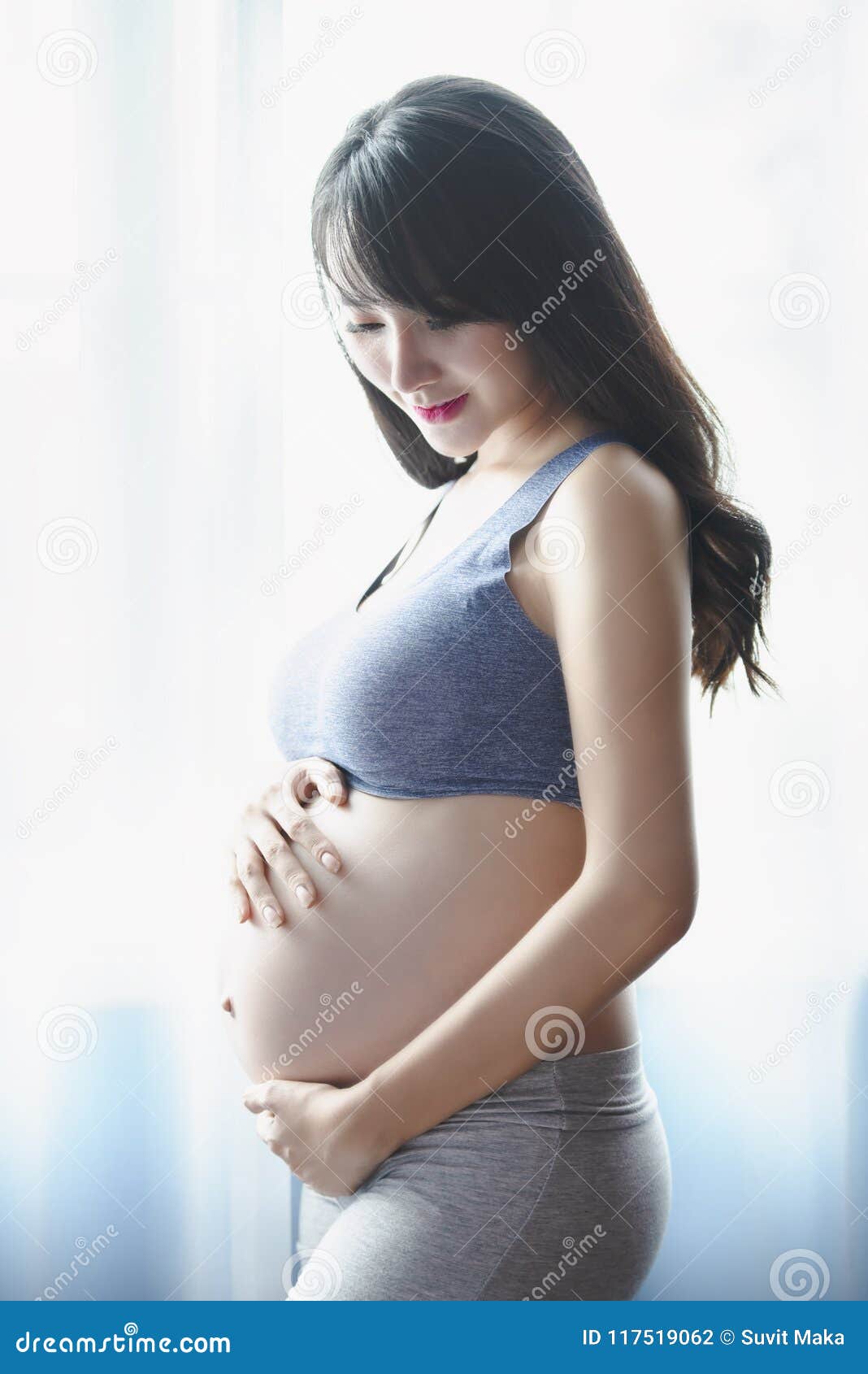 Schwangere Asiatin Macht Das, Was Sie Zuvor Schon Schwanger Machte