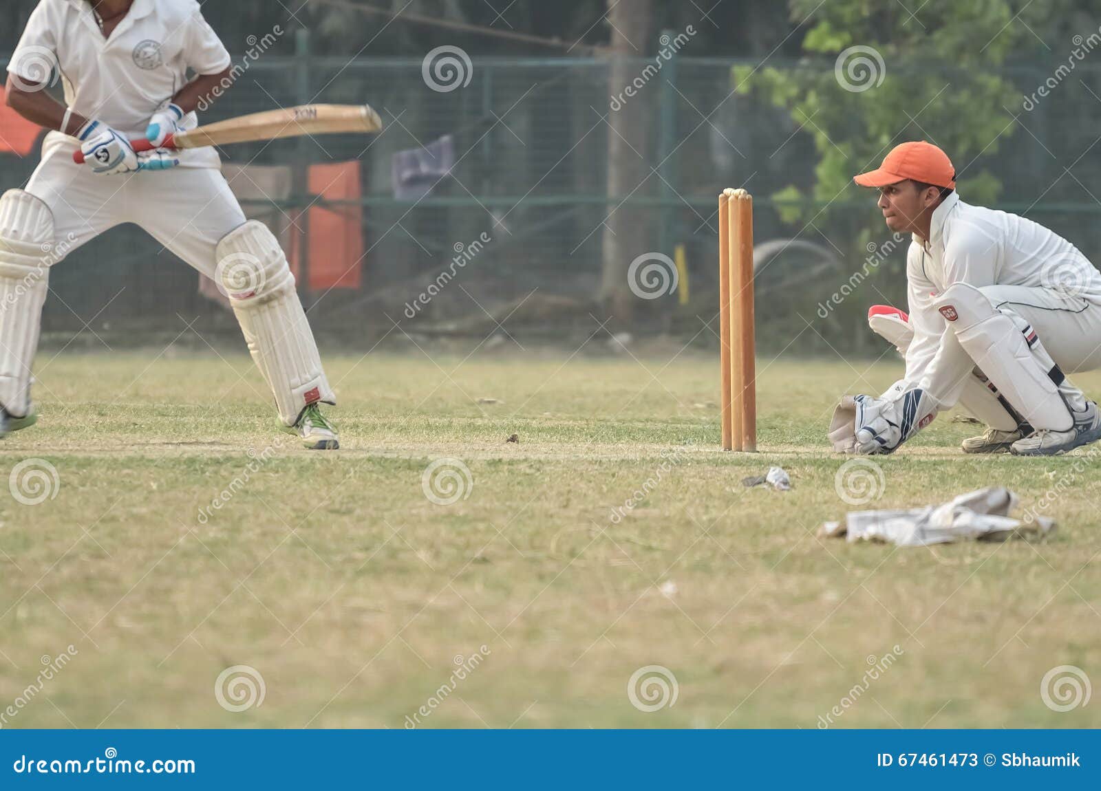 Jungen, Die Kricket Spielen Redaktionelles Stockfoto Bild von schlagmann, fall 67461473