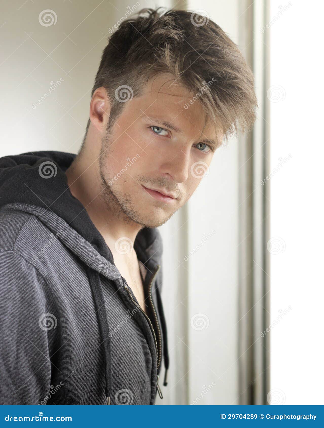 Junger guter Junge stockbild. Bild von frech, leute, person 29704289