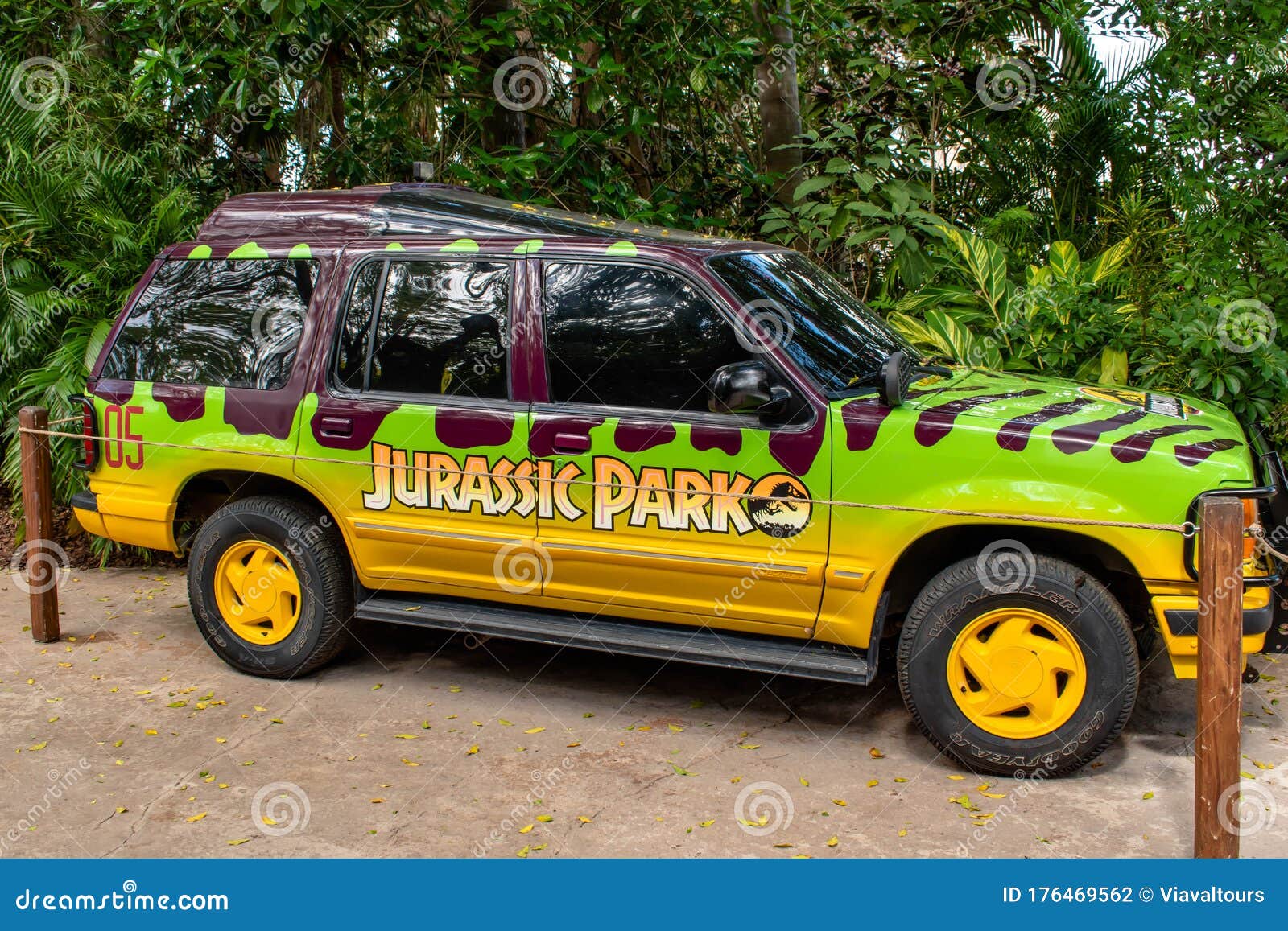 jurassic-park-jeep-universals-islands-adventure-orlando-florida-march-jurassic-park-jeep-universals-islands-adventure-176469562.jpg