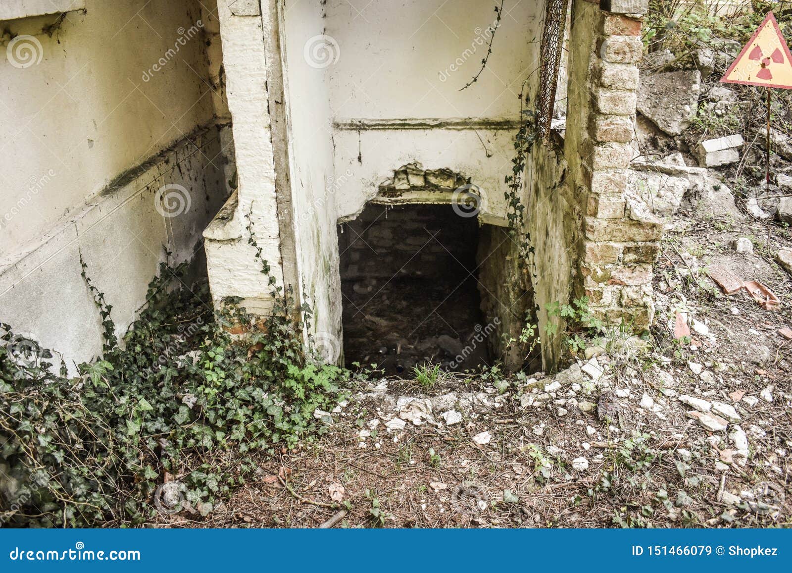 Just Discover Hidden Underground Rooms Behind The Broken
