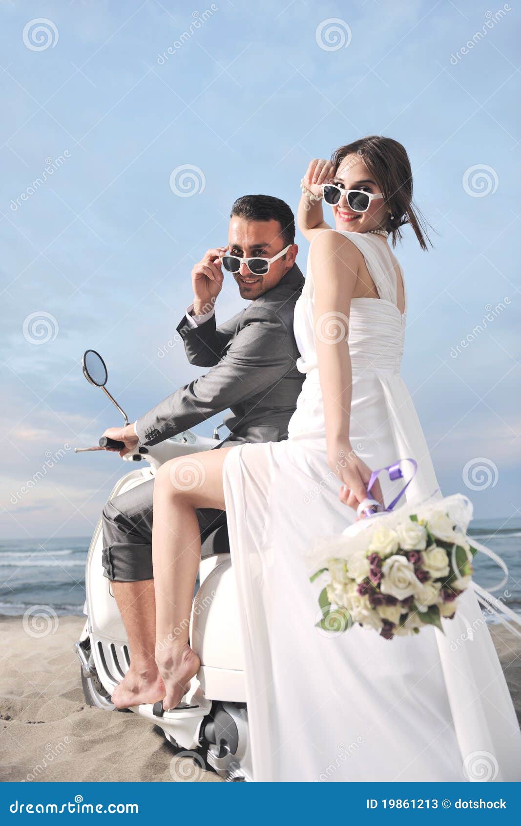 124 Just Married Couple Ride White Pho