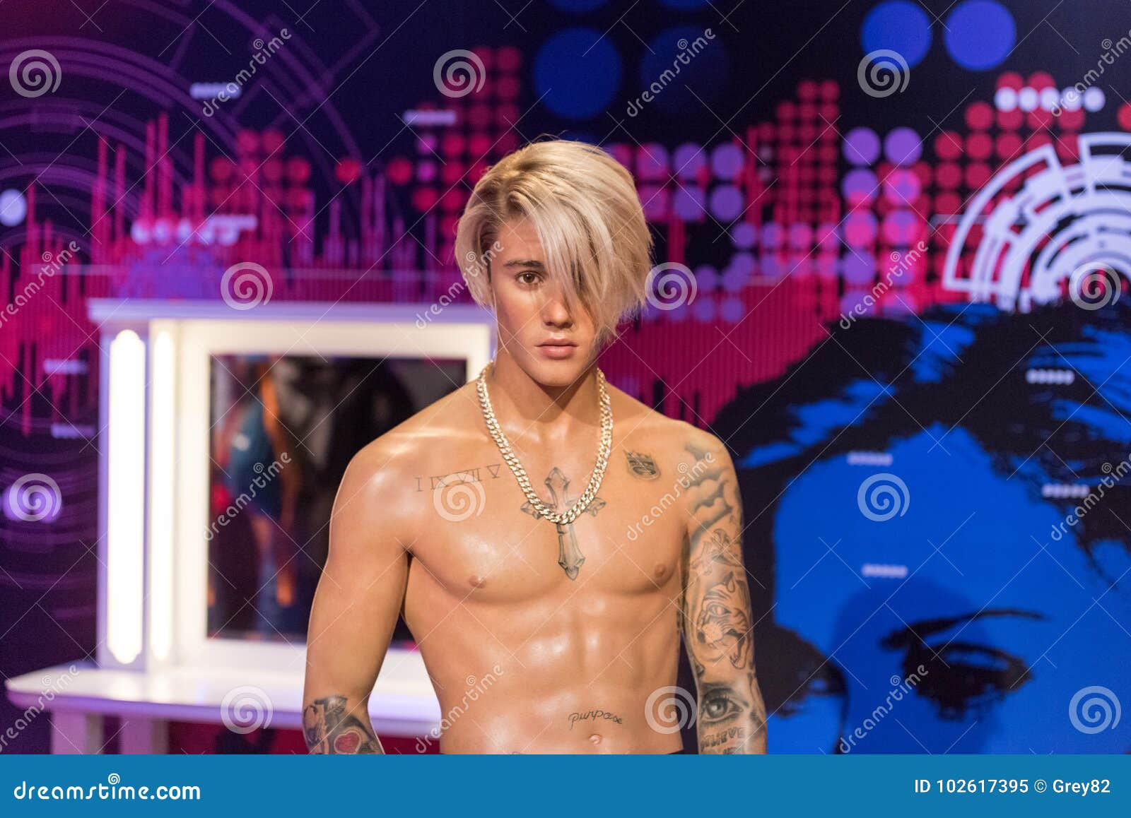 Justin Bieber Wax Figure at Madame Tussauds Museum in Istanbul ...