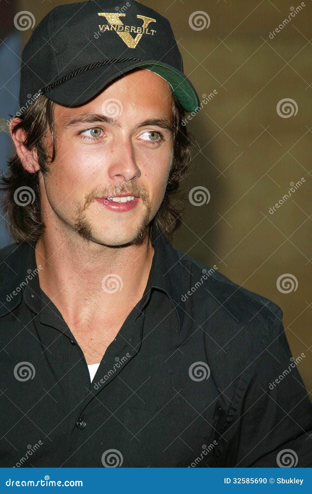 Justin Chatwin - Actor