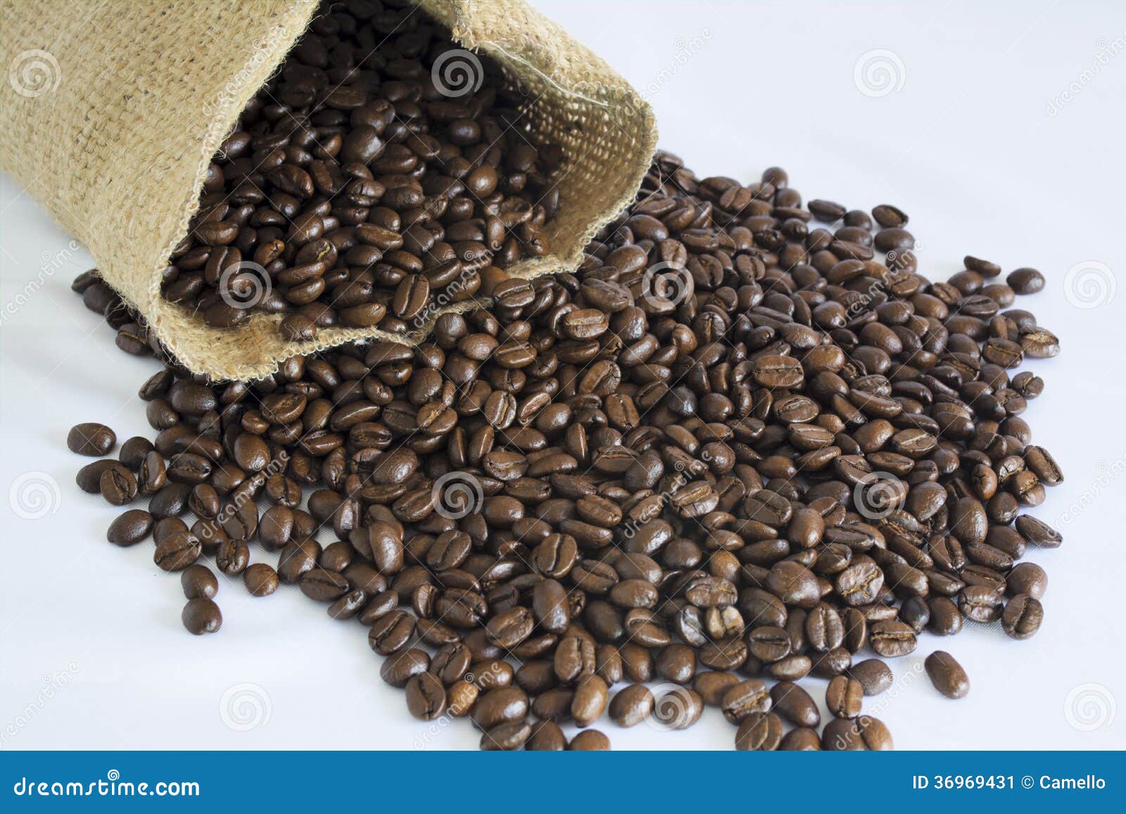 Jute bag and coffee beans stock image. Image of fresh 36969431