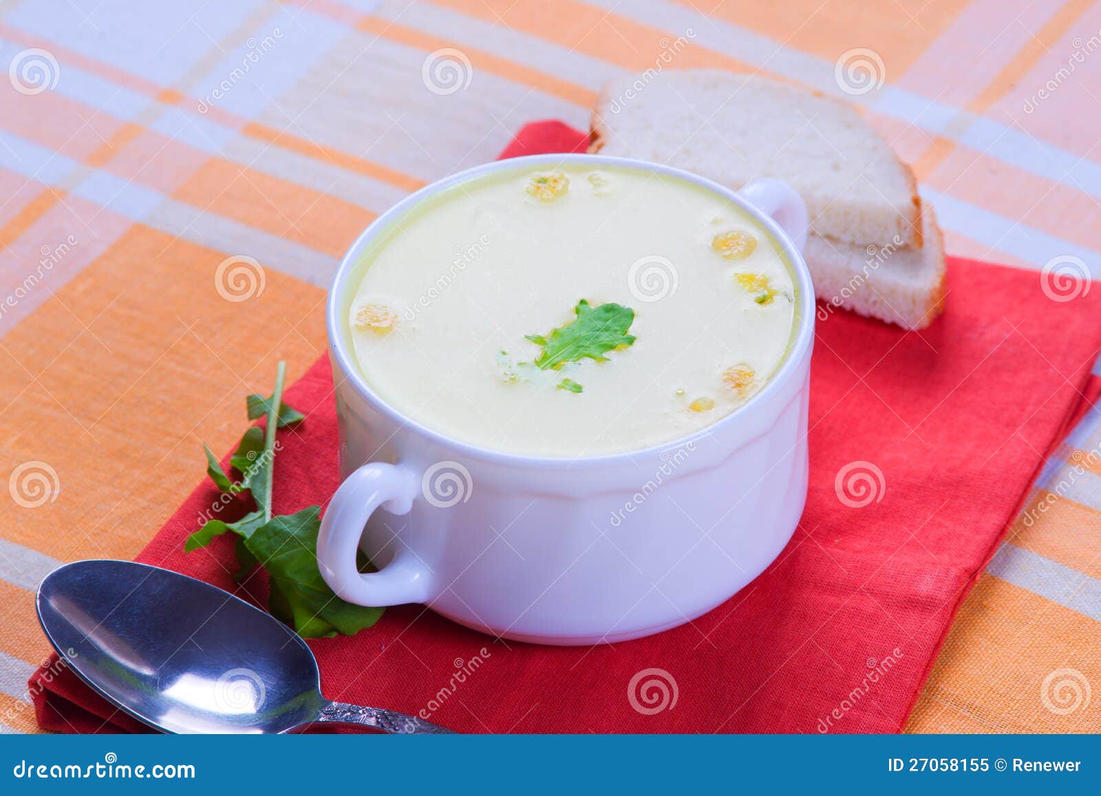 Käsesuppe gedient stockbild. Bild von schüssel, basilikum - 27058155