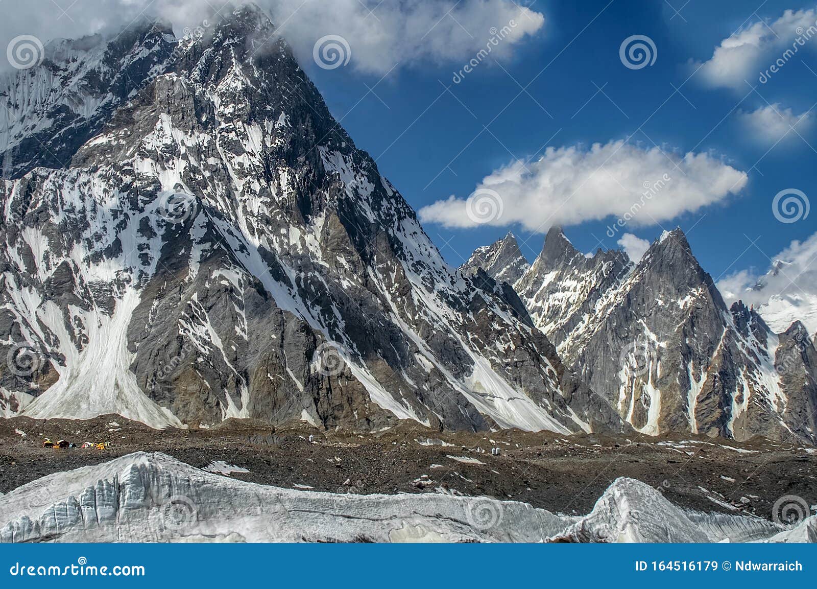 K2 Alcanza El Segundo Pico Más Alto Del Mundo Imagen de archivo - Imagen de  logro, amanecer: 164516179