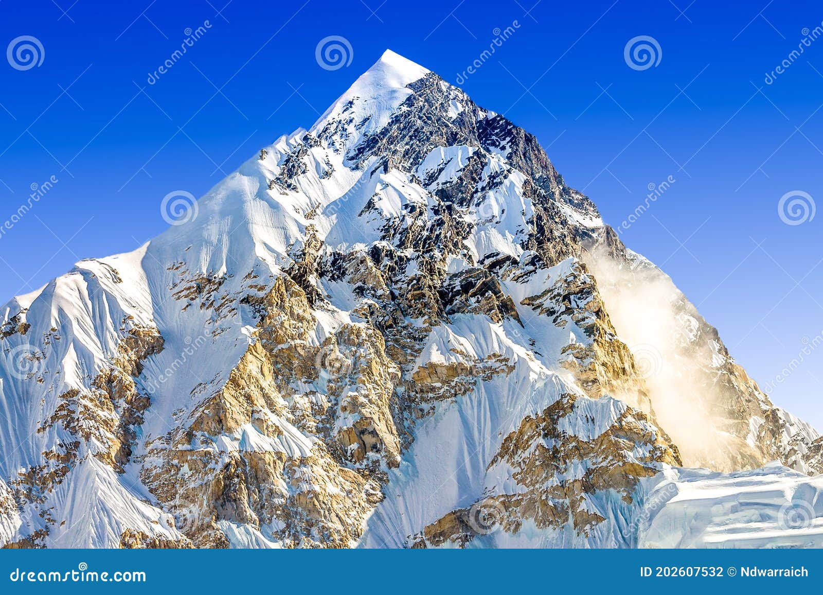 K2 Alcanza La Segunda Montaña Más Alta De La Tierra Foto de archivo -  Imagen de karakorum, azul: 202607532