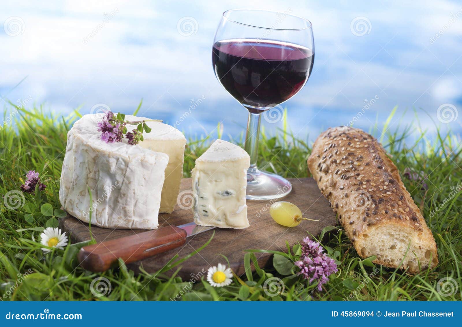 Kaas, Wijn En En Brood, Franse Culibary Scène Stock Foto - Image Of Kaas,  Rood: 45869094